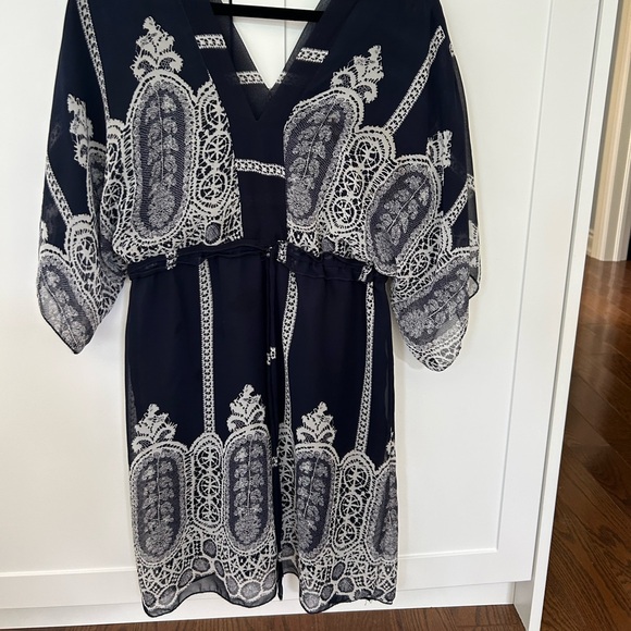 Beautiful summer dress- size small/medium - Picture 3 of 4